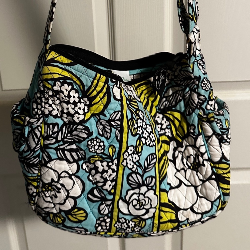Vera Bradley crossbody bag in Island Blooms!